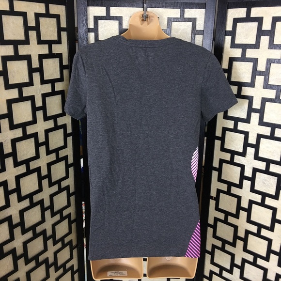 Under Armour Pink Pride ribbon heat gear shirt - Picture 4 of 7